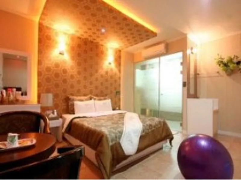 Hotel Praha Bucheon
