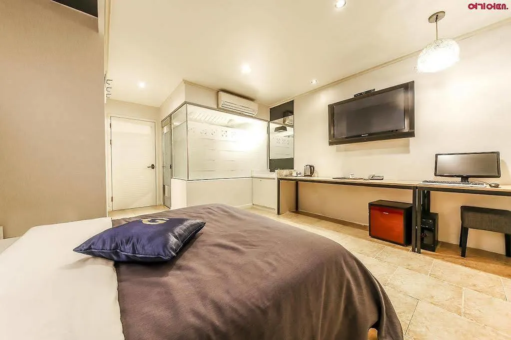 Hotel Praha Bucheon