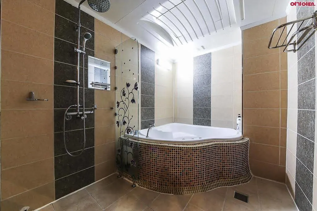 Hotel Praha Bucheon