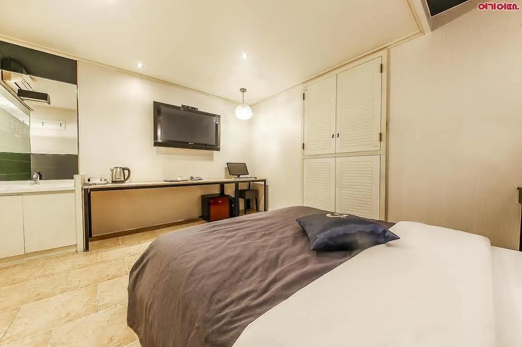 Hotel Praha Bucheon