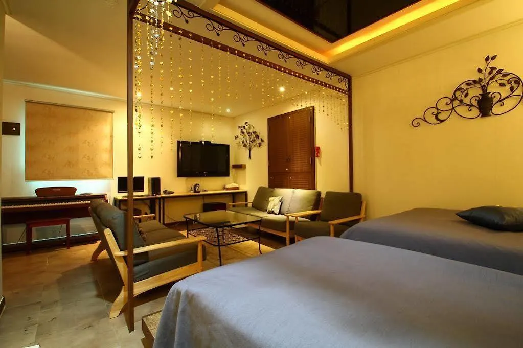 Hotel Praha Bucheon 2*,