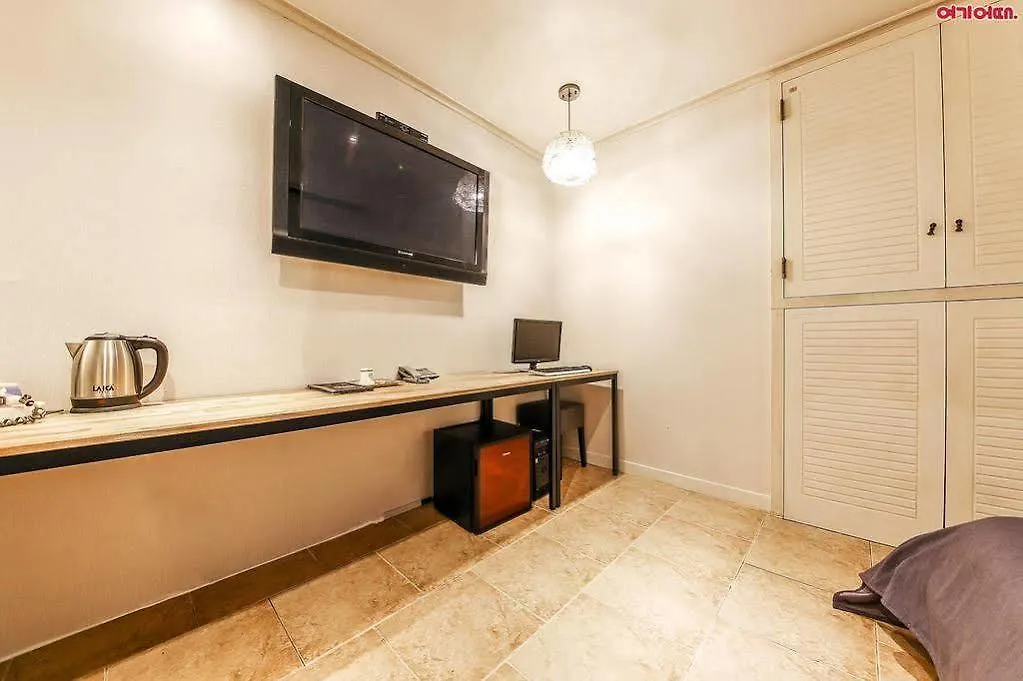 Hotel Praha Bucheon 2*,