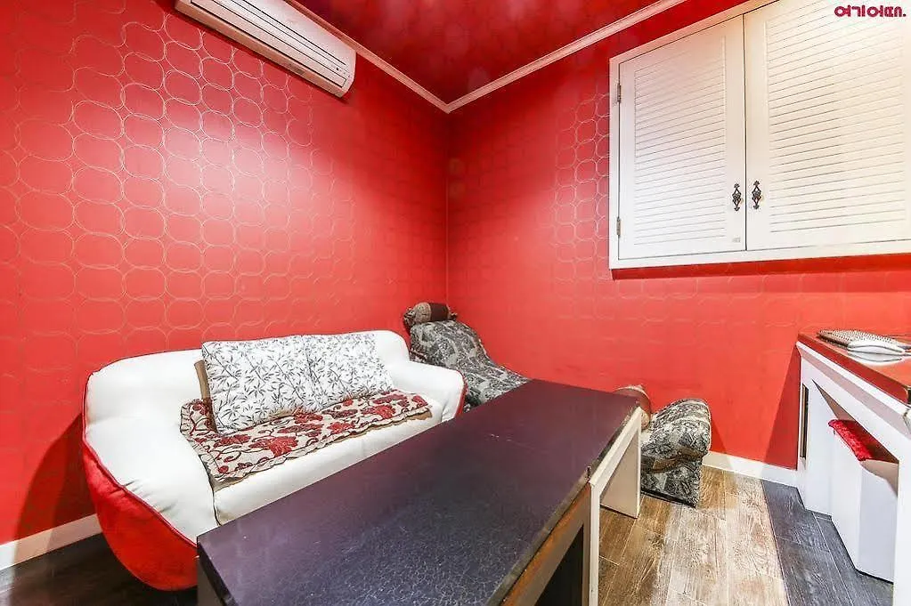 Hotel Praha Bucheon
